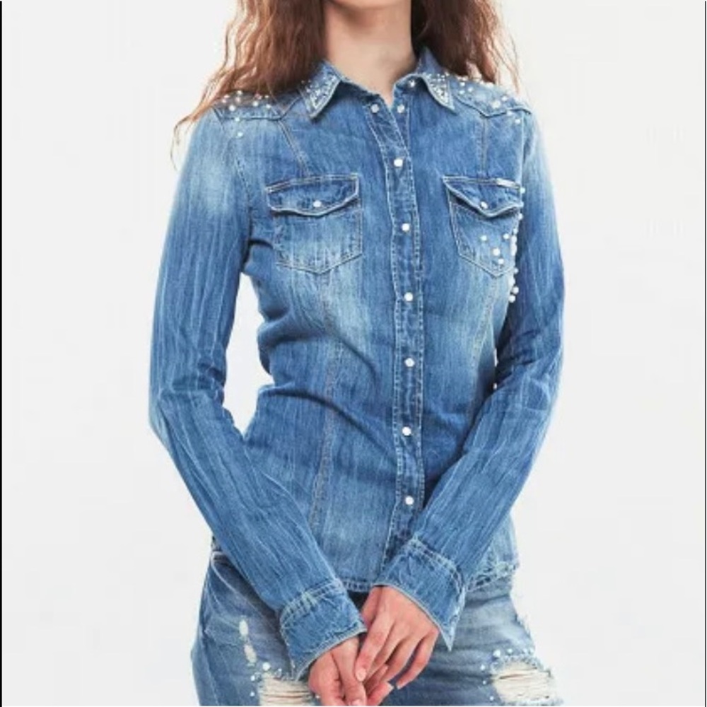 Guess pearl button down